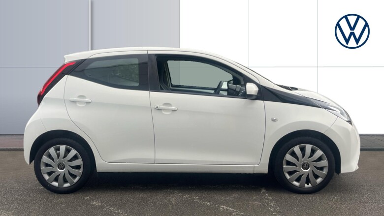 Toyota Aygo 1.0 VVT-i X-Play 5dr Petrol Hatchback